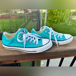 Converse turquoise unisex shoes